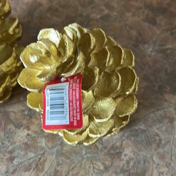 Ashland Gold Pinecone Festive and Warm Decorative Set - Picture 7 of 8